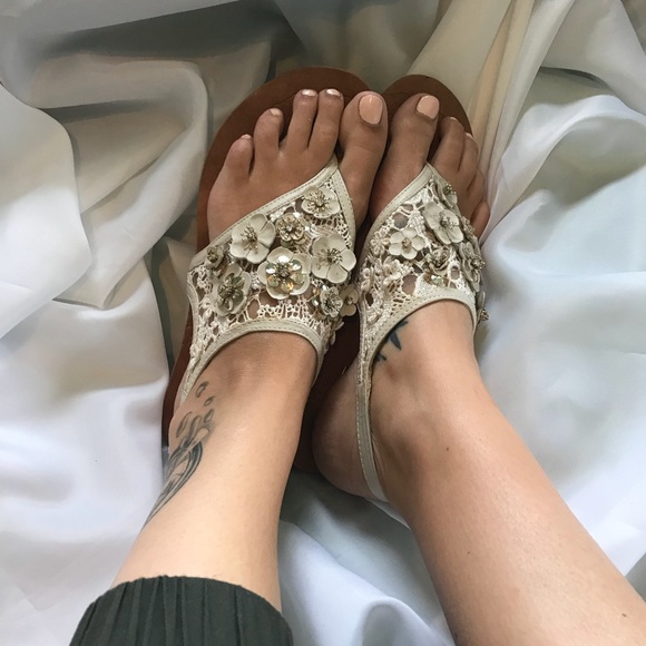 Women’s sandals size 9 - Picture 2 of 5